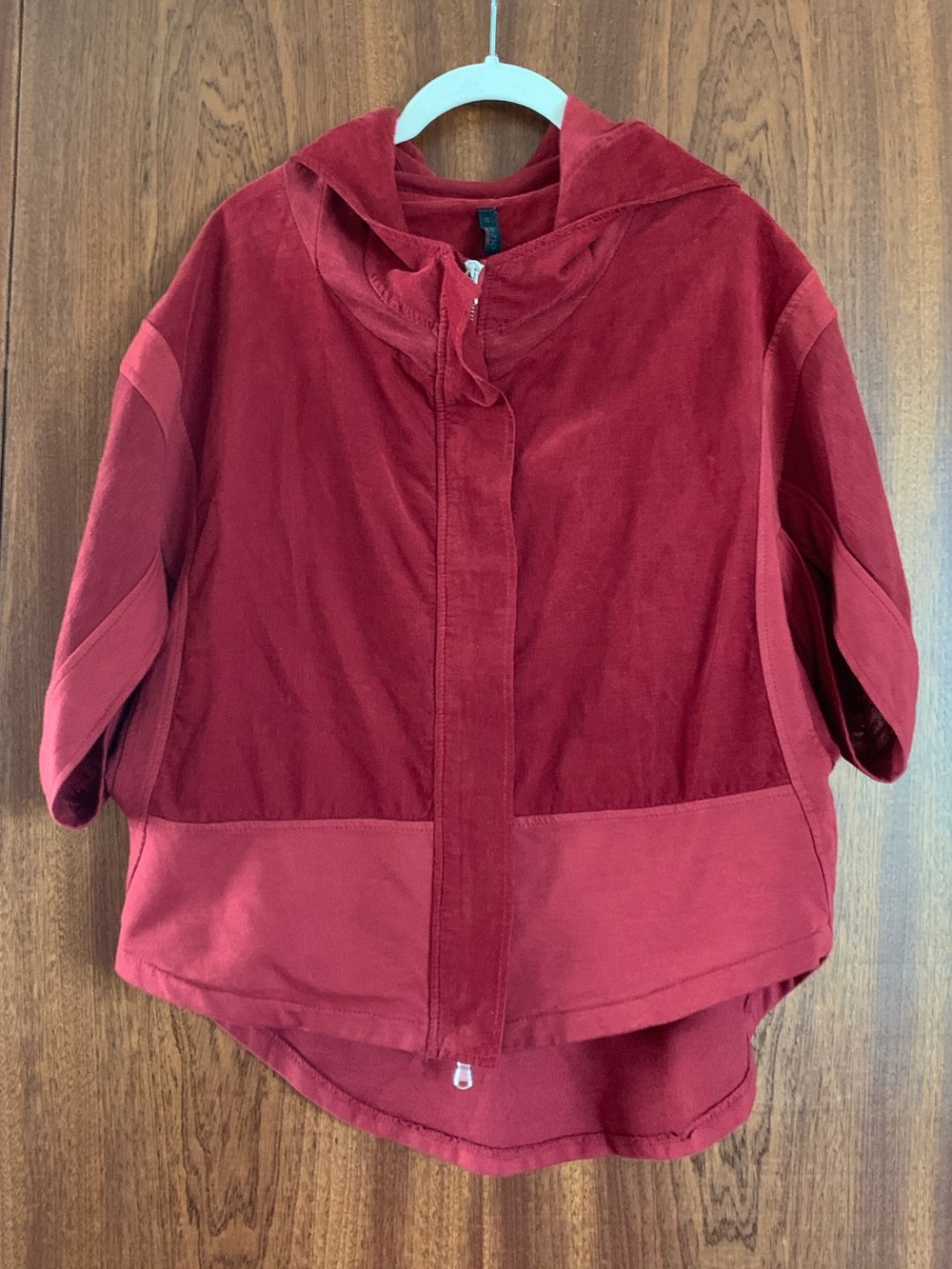 Inizio Italy Jacket Women's Small Red Full-Zip Hooded Bat Sleeve